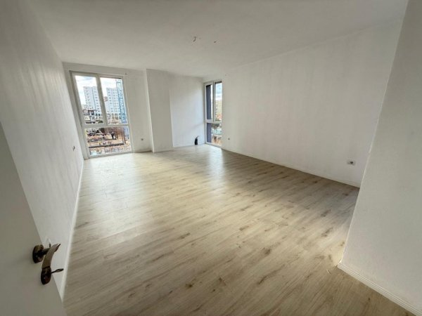 Tirane, jepet me qera ambjent biznesi Kati 8, 140 m² 600 € (Don Bosko)