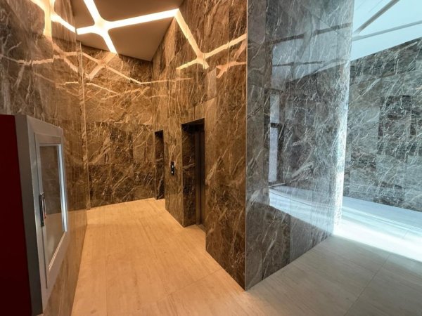 Tirane, jepet me qera ambjent biznesi Kati 8, 140 m² 600 € (Don Bosko)