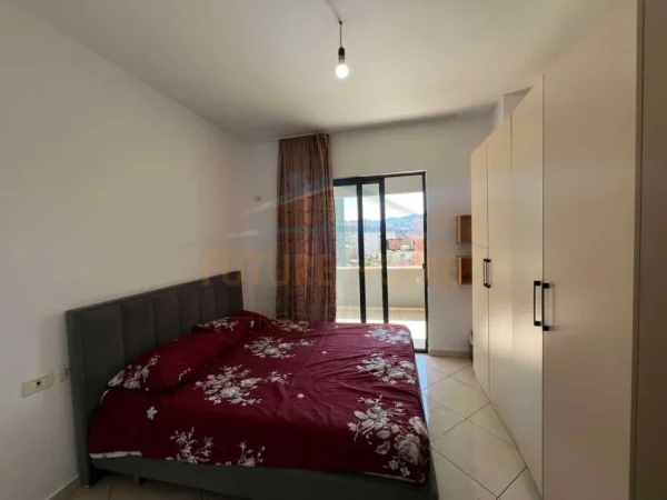 Tirane, jepet me qera apartament 2+1 Kati 3, 105 m² 450 € (Unaza e re)