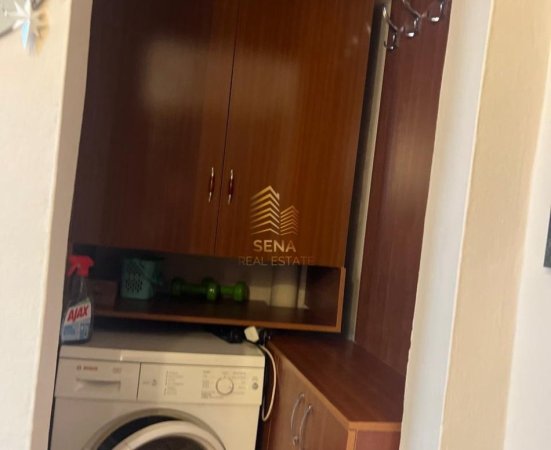 Tirane, jepet me qera apartament 1+1 Kati 3, 80 m² 700 € (Rruga Myslym Shyri)