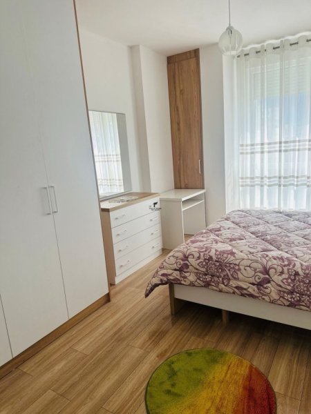 Tirane, jepet me qera apartament 2+1+Ballkon Kati 3, 120 m² 600 € (DON BOSKO)