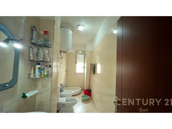 Tirane, jepet me qera apartament 1+1 Kati 2, 80 m² 400 € (Astir)