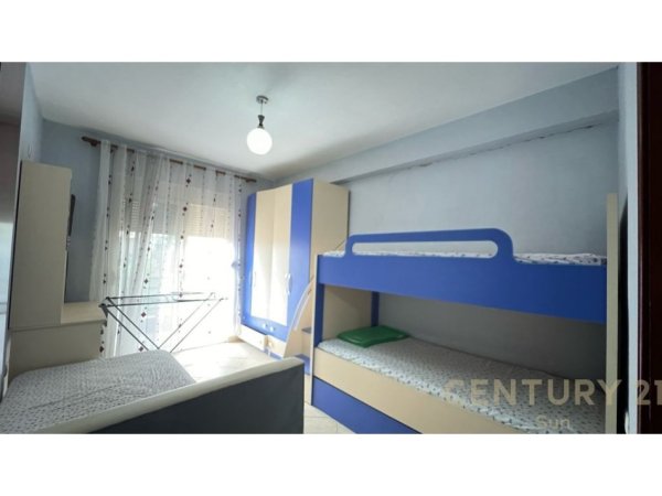 Tirane, jepet me qera apartament 1+1 Kati 2, 80 m² 400 € (Astir)