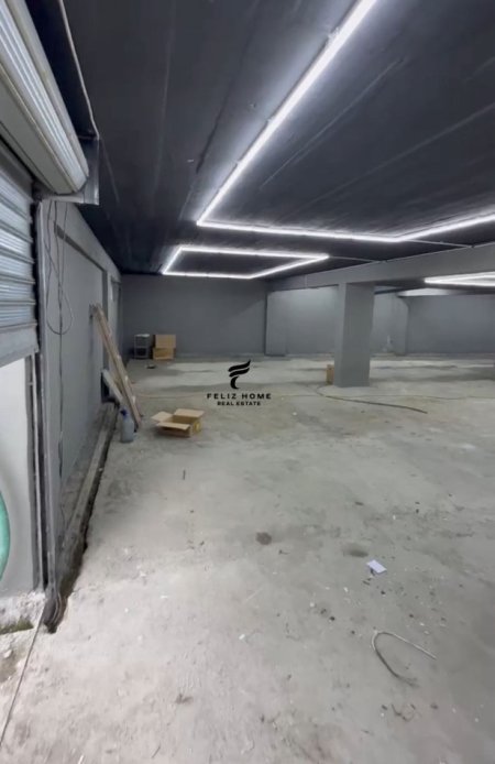 MAGAZINE ME QERA 330 M2 PARKU OLIMPIK 1.500 EURO
