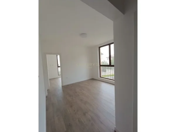 Tirane, jepet me qera Vile Kati 3, 560 m² 3.000 € (Vilat Gjermane)