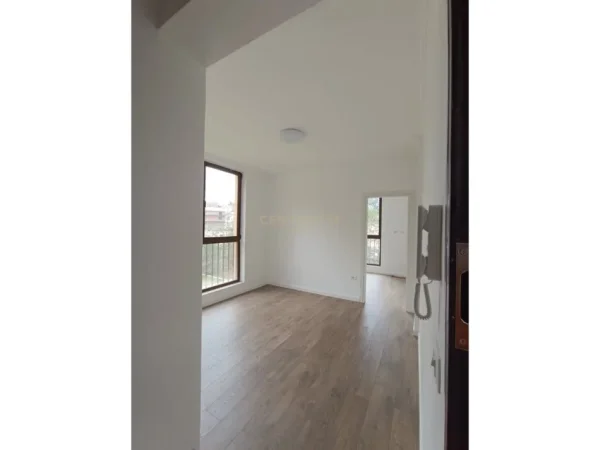 Tirane, jepet me qera Vile Kati 3, 560 m² 3.000 € (Vilat Gjermane)