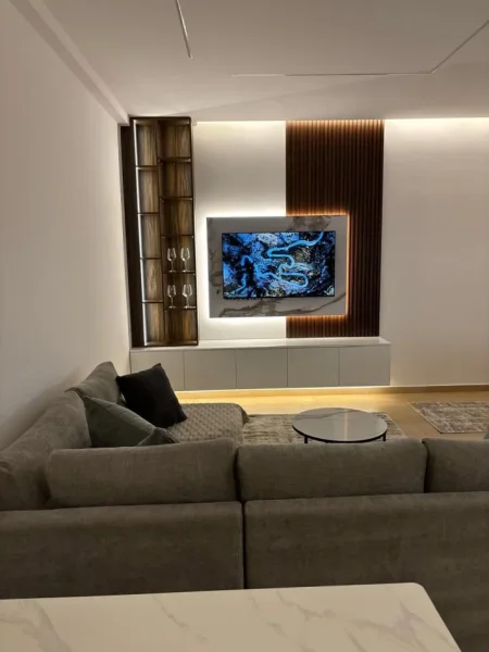 Tirane, jepet me qera apartament 1+1+Ballkon Kati 4, 67 m² 800 € (KOPSHTI BOTANIK)