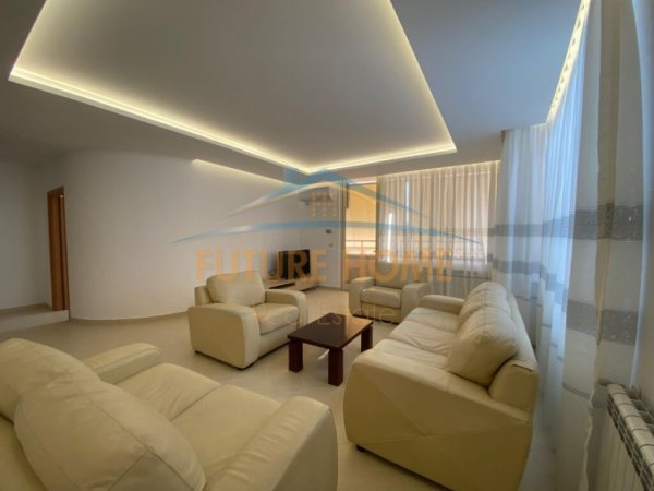 Tirane, jepet me qera apartament 1+1 Kati 8, 95 m² 700 € (Sami Frasheri)