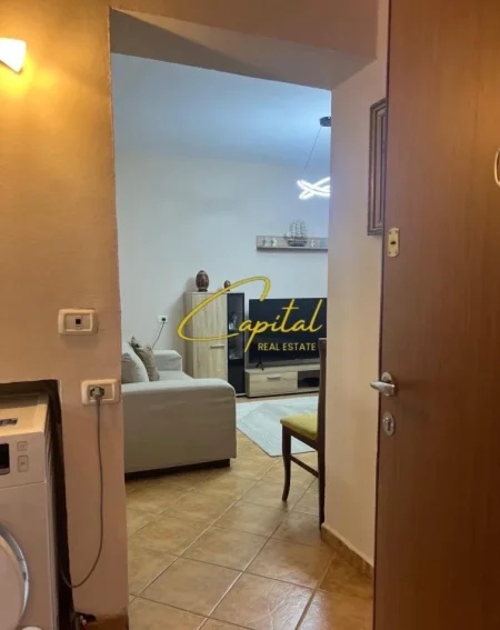 Tirane, jepet me qera apartament 2+1 Kati 3, 80 m² 700 € (RRUGA MYSLYM SHYRI)