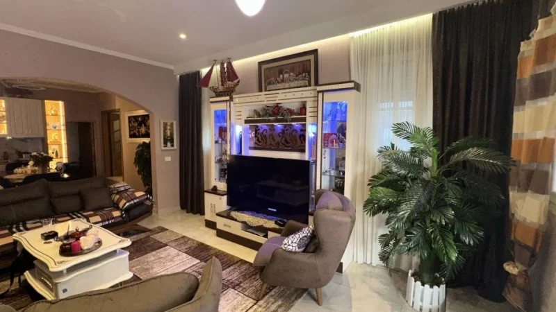 Tirane, shes shtepi 1 Katshe Kati 1, 185 m² 250.000 € (vasil shanto)