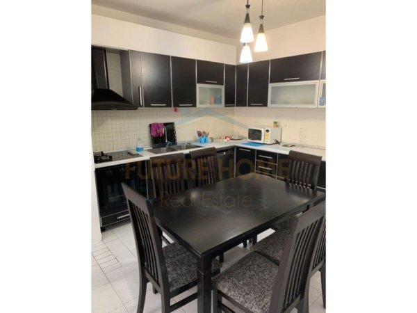 Tirane, jepet me qera apartament 2+1 Kati 6, 90 m² 350 € 