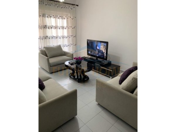 Tirane, jepet me qera apartament 2+1 Kati 6, 90 m² 350 € 