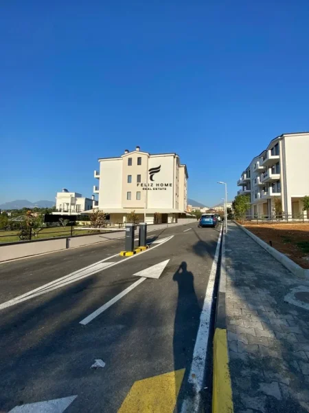 Tirane, shitet garazh | vend parkimi Kati -1, 25 m² (KOPSHTI BOTANIK)