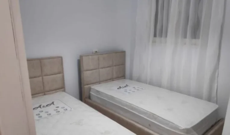 Tirane, jepet me qera apartament 2+1 Kati 1, 80 m² 450 € (PORCELAN)
