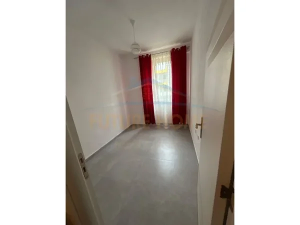 Tirane, jepet me qera apartament 2+1 Kati 3, 76 m² 400 €