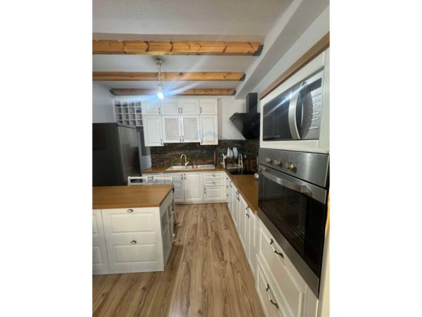 Tirane, jepet me qera apartament 2+1 Kati 3, 100 m² 450 € 
