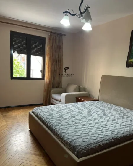 Tirane, jepet me qera apartament 2+1+Ballkon Kati 3, 80 m² 700 € (MYSLYM SHYRI)