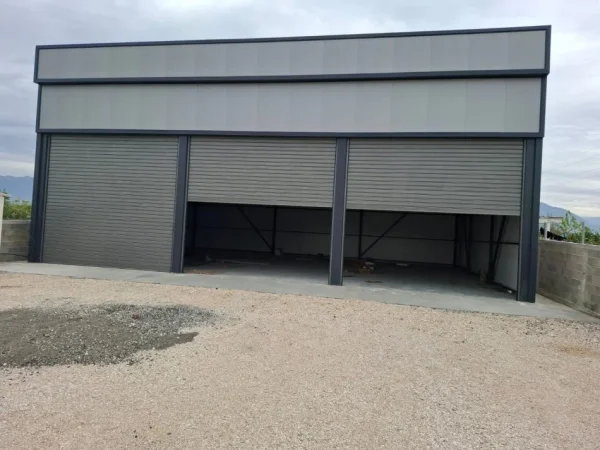 Tirane, jepet me qera magazine Kati 0, 200 m² 1.300 € (Kamez)