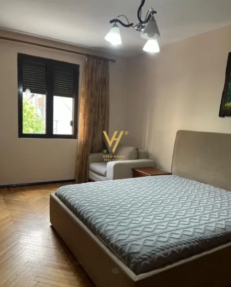 Tirane, jepet me qera apartament 2+1+Ballkon Kati 3, 80 m² 700 € (MYSLYM SHYRI)