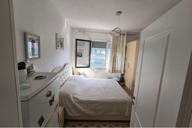 Tirane, jepet me qera apartament 1+1+Ballkon Kati 5, 76 m² 500 € (Don Bosko)