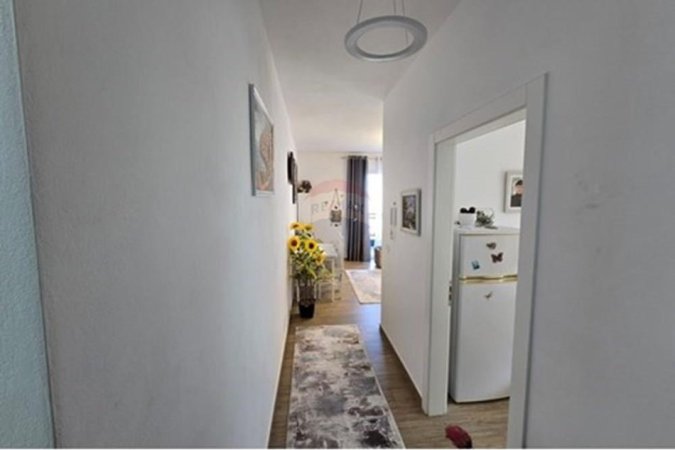 Tirane, jepet me qera apartament 1+1+Ballkon Kati 5, 76 m² 500 € (Don Bosko)