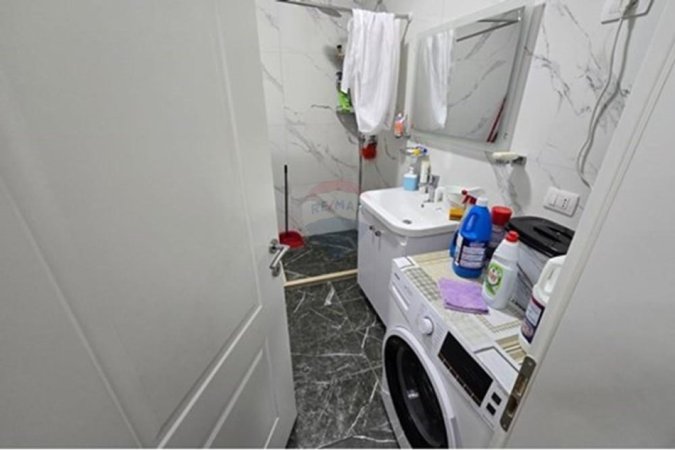 Tirane, jepet me qera apartament 1+1+Ballkon Kati 5, 76 m² 500 € (Don Bosko)