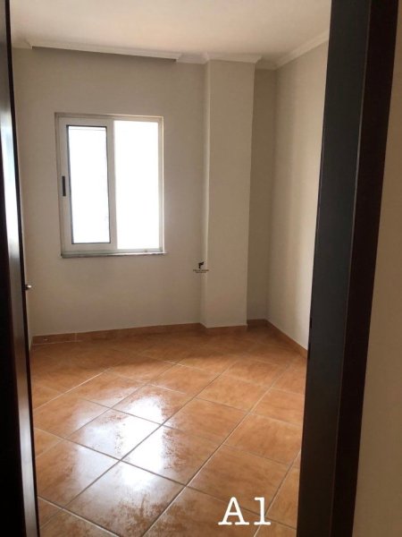 Tirane, jepet me qera zyre Kati 4, 180 m² 1.900 € (SHESHI WILLSON)