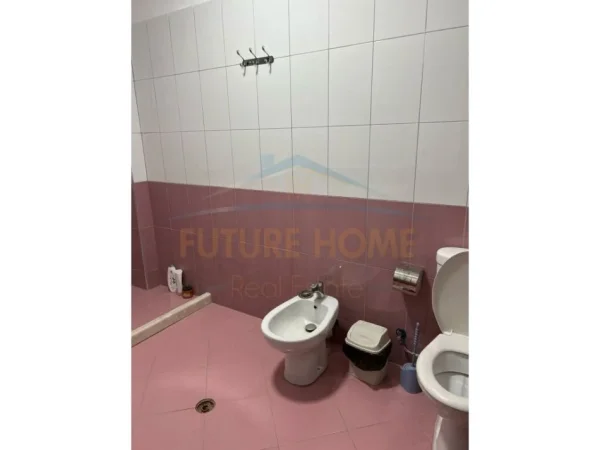 Tirane, jepet me qera 2+1 Kati 2, 95 m² 420 € (Rruga Shefqet Kuka, Fresk, Tiranë.)