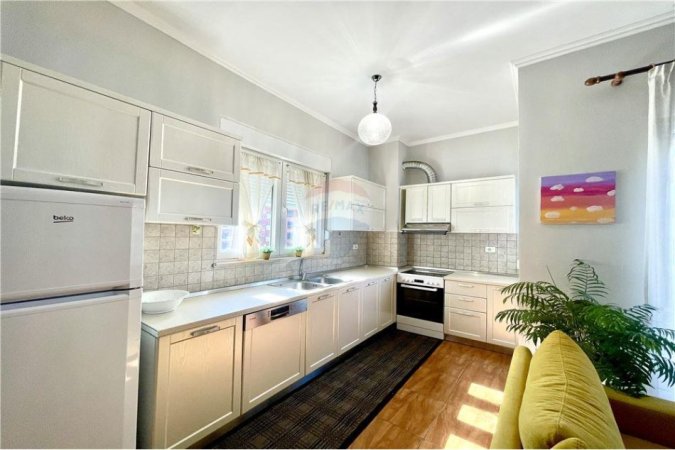 Tirane, jepet me qera apartament 2+1+Aneks+Ballkon Kati 5, 108 m² 750 € (Bulevardi Gjergj Fishta)