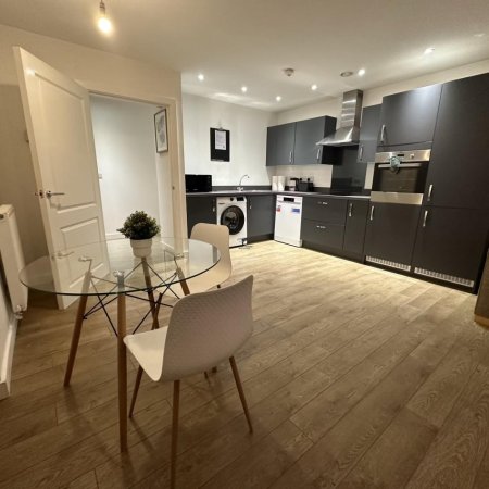 Tirane, jepet me qera apartament 1+1+Ballkon Kati 3, 52 m² 400 € (SELITE)