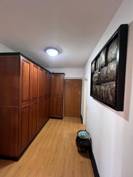 Tirane, jepet me qera apartament 2+1 Kati 4, 80 m² 400 € 