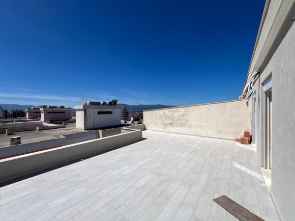 Vlore, shitet apartament 2+1+Ballkon Kati 10, 133 m² 130.000 € (Transballkanike)