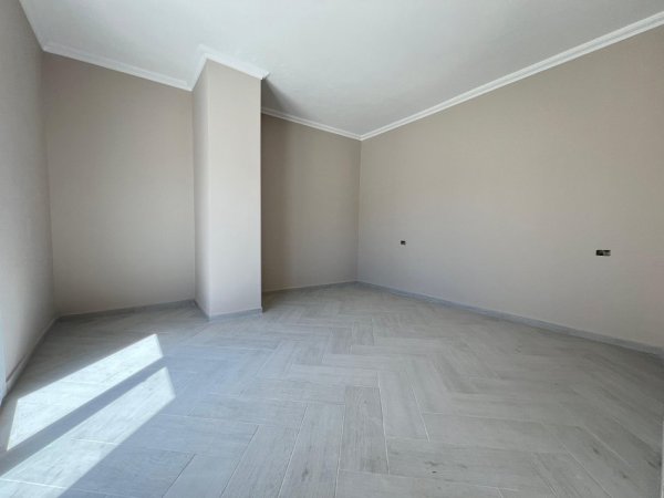 Vlore, shitet apartament 2+1+Ballkon Kati 10, 133 m² 130.000 € (Transballkanike)