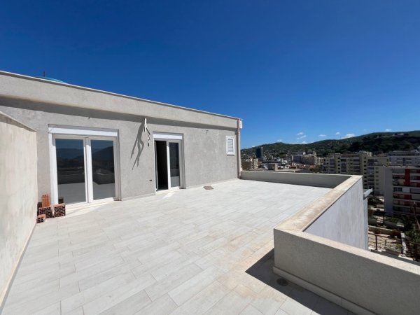 Vlore, shitet apartament 2+1+Ballkon Kati 10, 133 m² 130.000 € (Transballkanike)