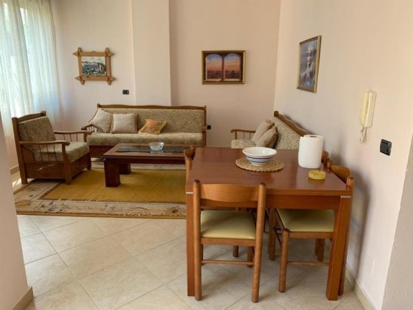 Durres, jepet me qera apartament 1+1 Kati 2, 67 m² 450 € (Shkembi i Kavajes)