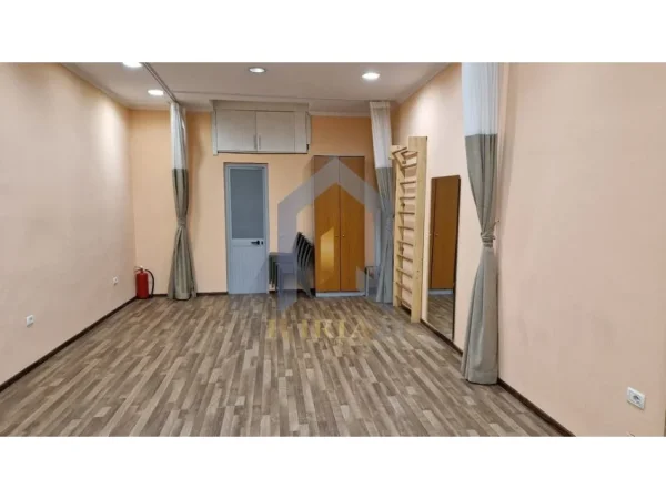 Tirane, shes dyqan Kati 0, 43 m² 134.000 € ("Rruga e Haxhi Hysen Dalliu")