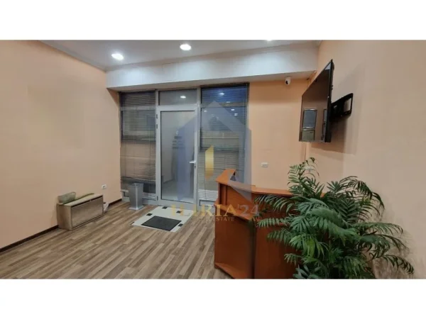 Tirane, shes dyqan Kati 0, 43 m² 134.000 € ("Rruga e Haxhi Hysen Dalliu")