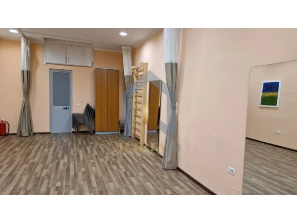 Tirane, shes dyqan Kati 0, 43 m² 134.000 € ("Rruga e Haxhi Hysen Dalliu")