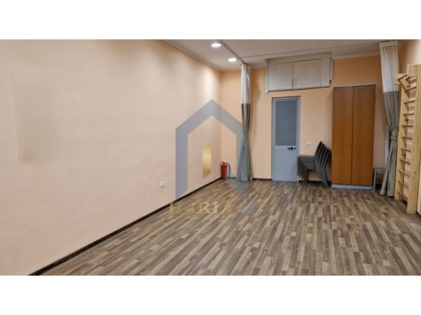 Tirane, shes dyqan Kati 0, 43 m² 134.000 € (&quot;Rruga e Haxhi Hysen Dalliu&quot;)