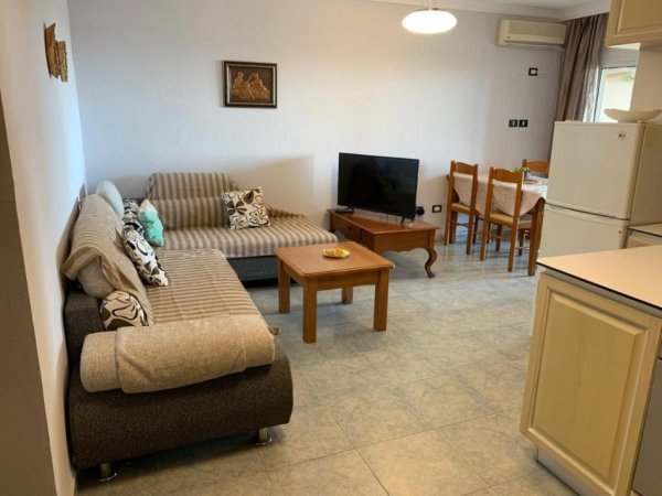 Durres, jepet me qera apartament 1+1 Kati 0, 65 m² 400 € (Shkembi i Kavajes)