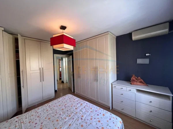 Tirane, jepet me qera apartament 2+1 Kati 4, 80 m² 400 € (Ish Tregu Elektrik,Tiran)