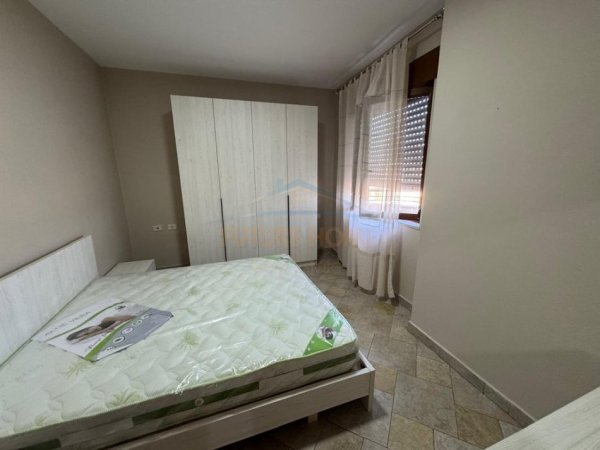 Tirane, jepet me qera apartament 1+1 Kati 15, 65 m² 650 € (Qender,Tiran)