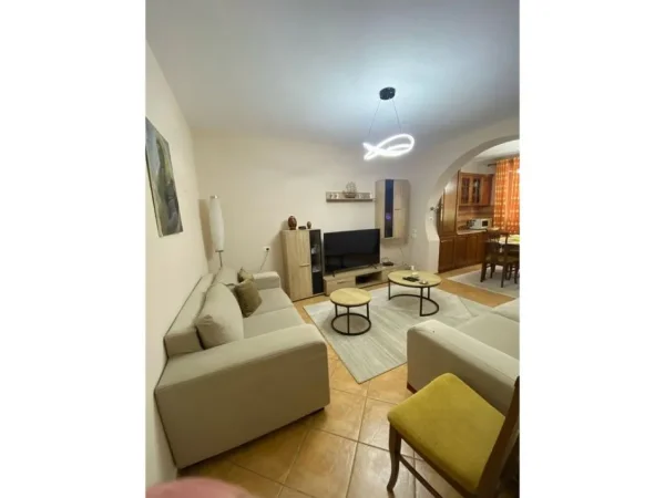Tirane, jepet me qera apartament 2+1+Ballkon Kati 3, 72 m² 700 € (Myslym Shyri)