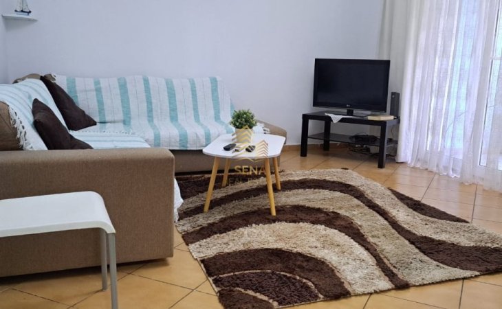Tirane, jepet me qera apartament 1+1+Ballkon Kati 1, 70 m² 450 € (Rruga Shyqyri Ishmi)