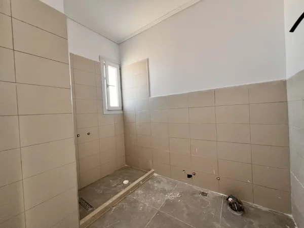 Vlore, shitet apartament+verande | Penthouse 1+1+Ballkon Kati 10, 150 m² 152.000 € (Gjergj Kastrioti)