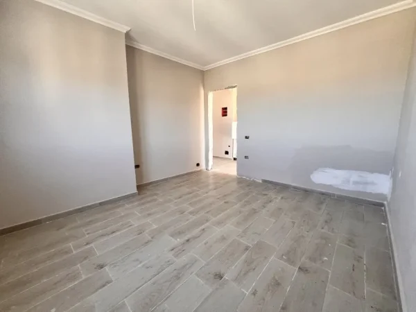 Vlore, shitet apartament+verande | Penthouse 1+1+Ballkon Kati 10, 150 m² 152.000 € (Gjergj Kastrioti)