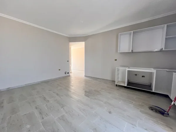 Vlore, shitet apartament+verande | Penthouse 1+1+Ballkon Kati 10, 150 m² 152.000 € (Gjergj Kastrioti)