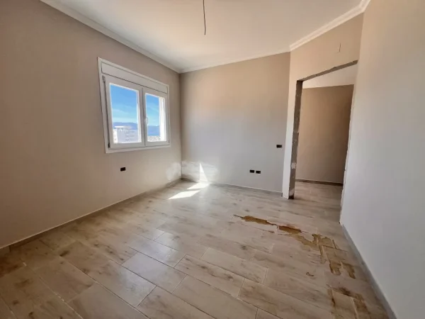 Vlore, shitet apartament+verande | Penthouse 1+1+Ballkon Kati 10, 150 m² 152.000 € (Gjergj Kastrioti)