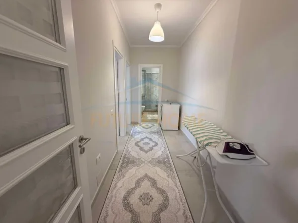 Tirane, jepet me qera apartament 2+1 Kati 2, 100 m² 500 € (Rruga Indrustiale)