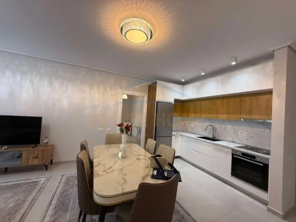 Tirane, jepet me qera apartament 2+1 Kati 2, 100 m² 500 € (Rruga Indrustiale)
